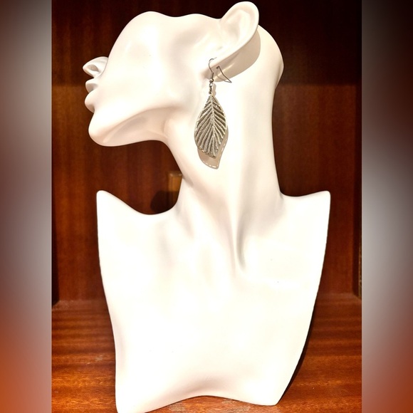 3/$15 - Silver Tone Leaf Drop Sparkling Earrings - Picture 2 of 5